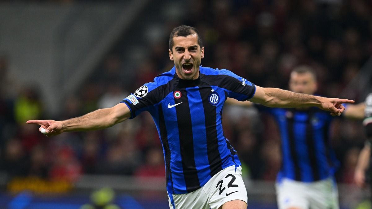 Видео гола Мхитаряна в полуфинале матча Лиги чемпионов Милан - Интер Видео гола Мхитаряна в полуфинале матча Лиги чемпионов Милан - Интер