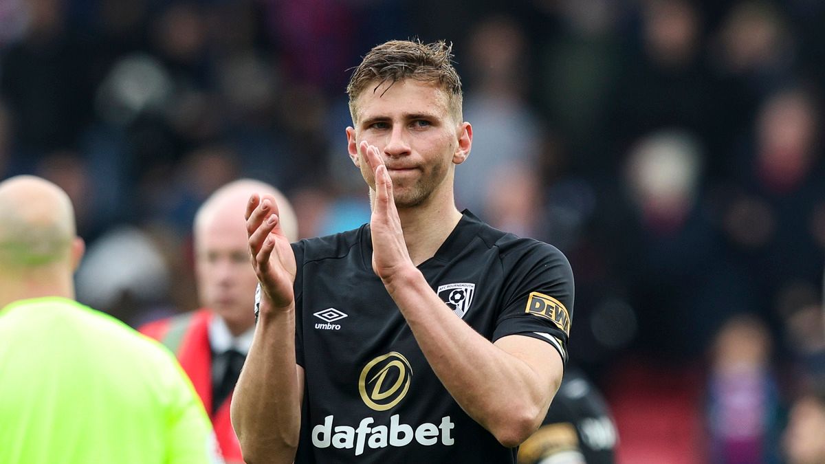 Тренер Борнмута Гарри О'Нил прокомментировал дебют Ильи Забарного Тренер Борнмута Гарри О'Нил прокомментировал дебют Ильи Забарного