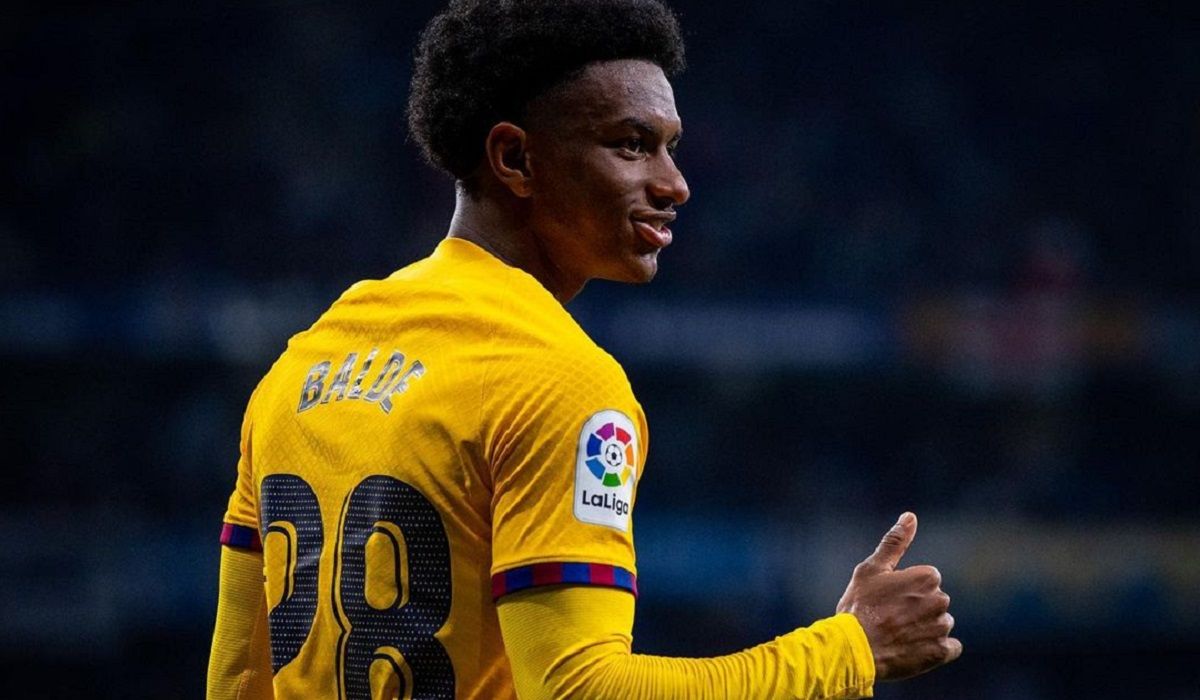 Барселона звернулась до російських фанатів на честь чемпіонства в Ла Лізі – відео Барселона звернулась до російських фанатів на честь чемпіонства в Ла Лізі – відео