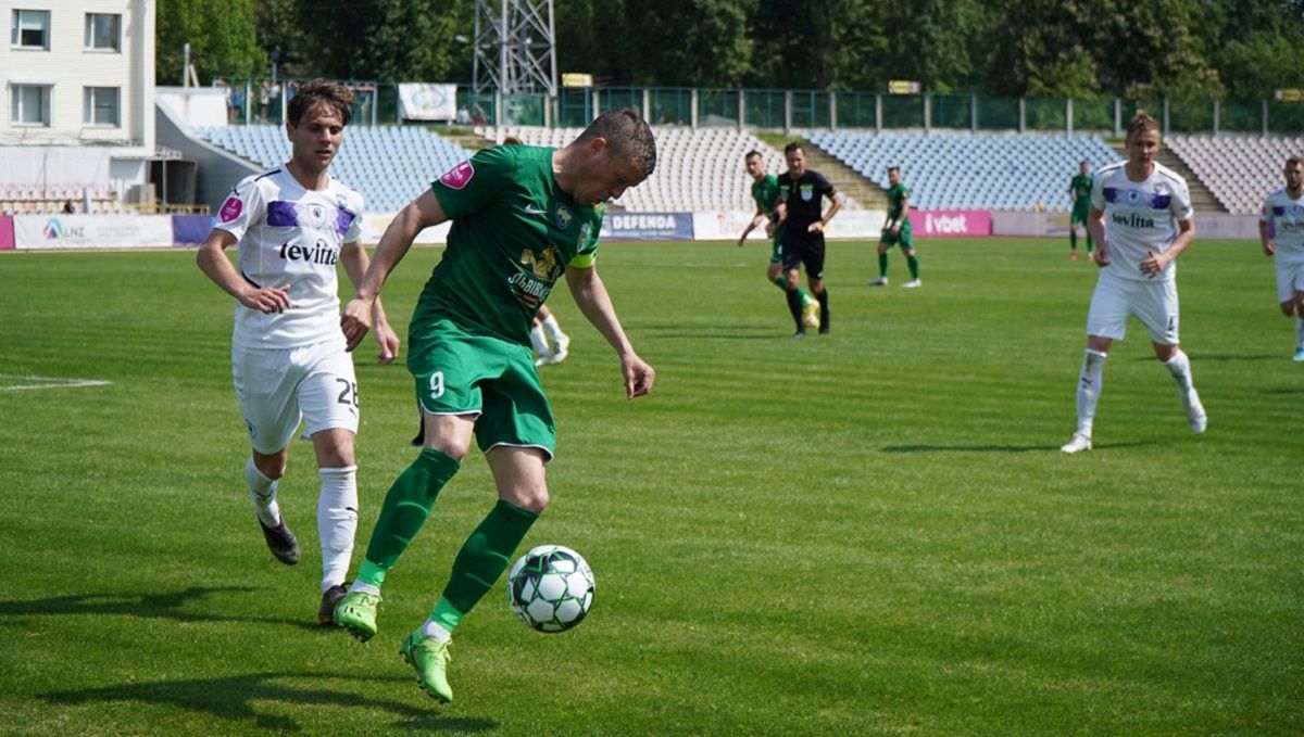 Денис Кожанов извинился перед фанатами Карпат после поражения от ЛНЗ – что сказал капитан Денис Кожанов извинился перед фанатами Карпат после поражения от ЛНЗ – что сказал капитан