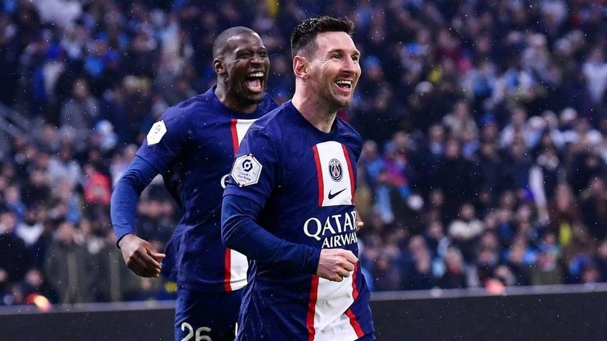 Месси опередил Роналду по количеству голов и сравнялся с Дани Алвесом по титулам Месси опередил Роналду по количеству голов и сравнялся с Дани Алвесом по титулам