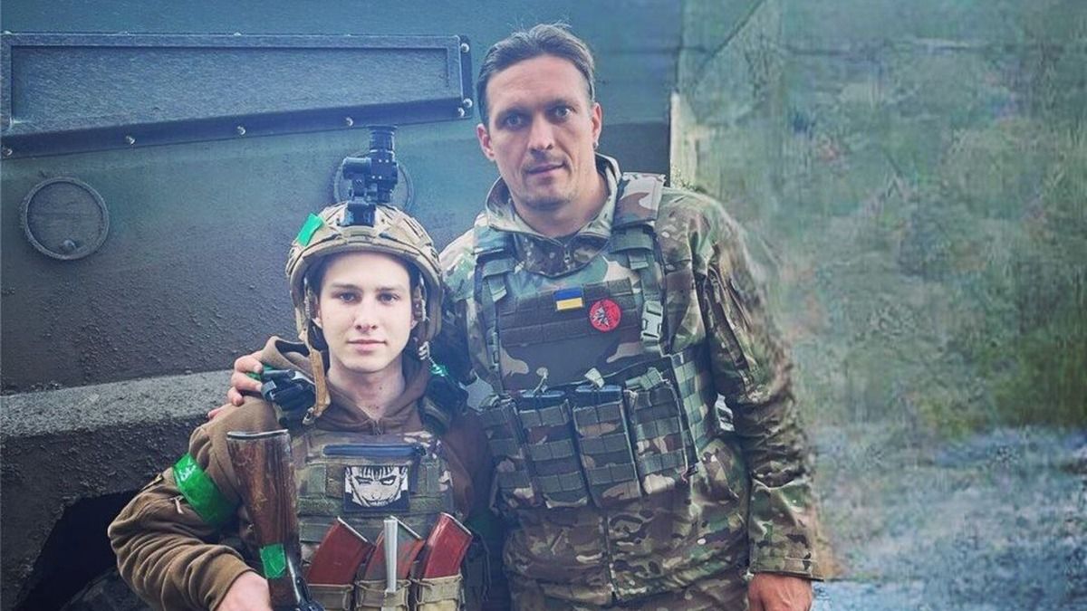 Артем Федецкий рассказал, как Александр Усик стрелял из танка по оккупантам Артем Федецкий рассказал, как Александр Усик стрелял из танка по оккупантам