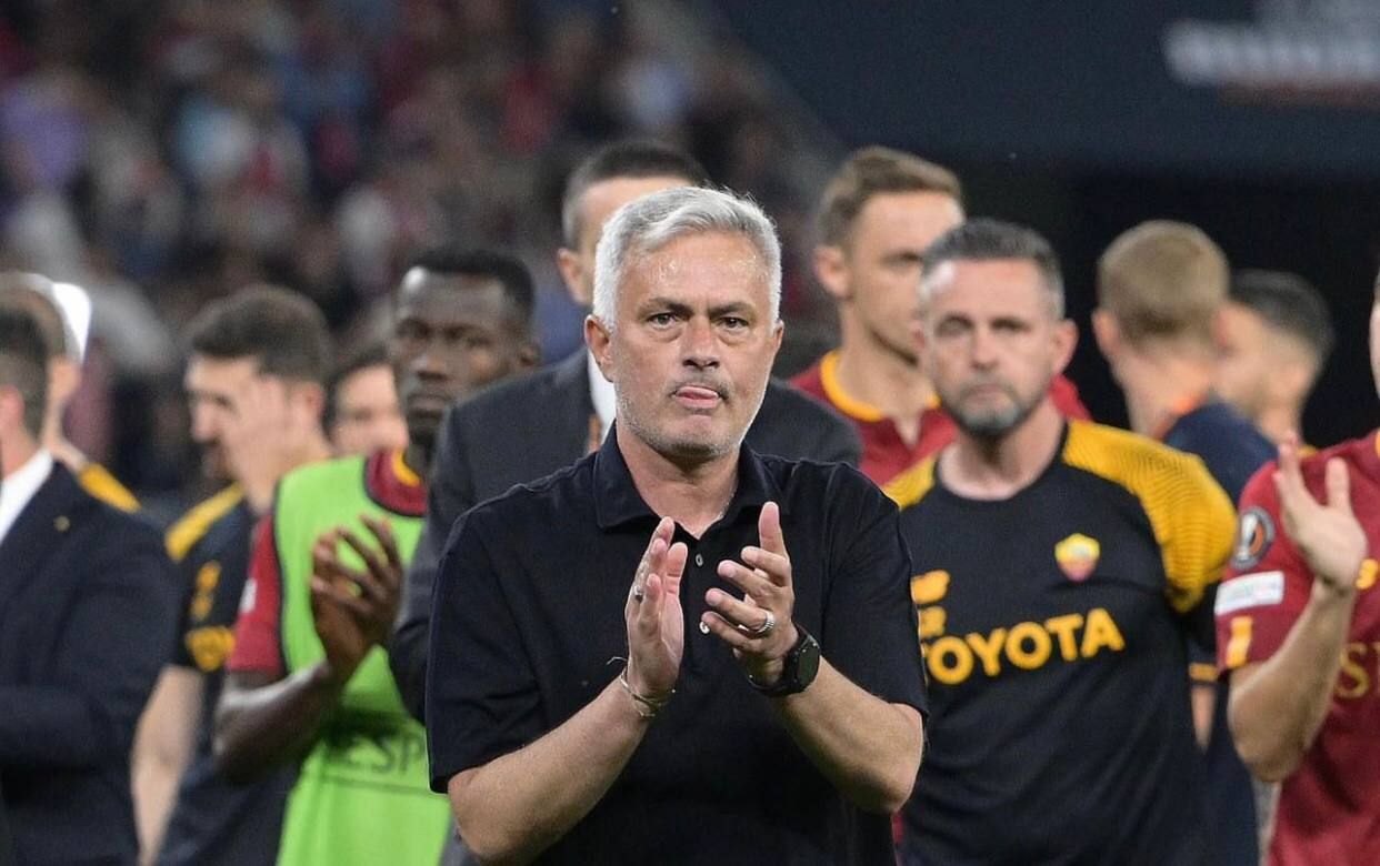 Разочарованный Жозе Моуринью Разочарованный Жозе Моуринью