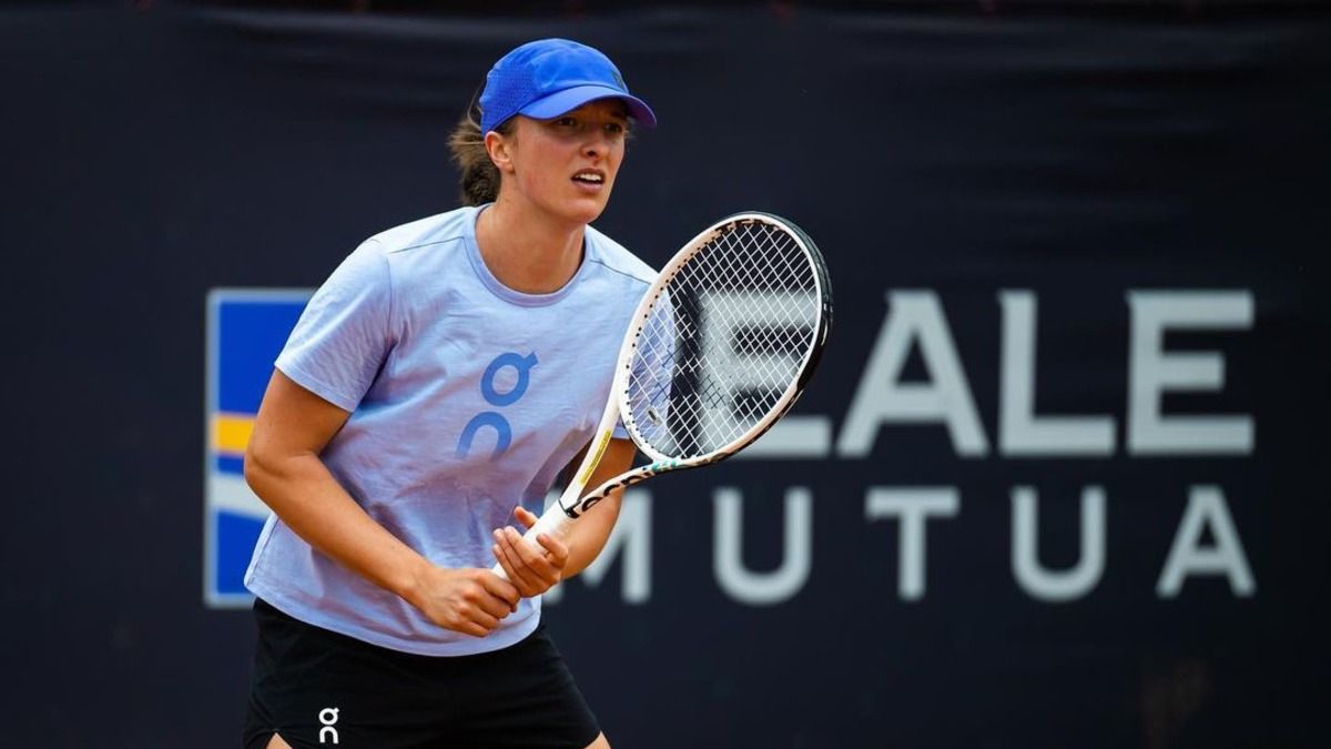 WTA перервали пресконференцію Іги Швьонтек через питання про Аріну Сабалєнко