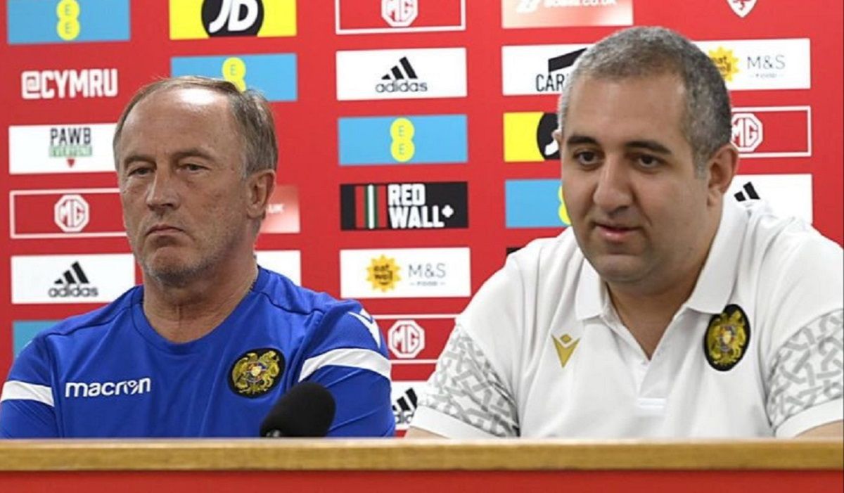 Олександр Петраков на пресконференції не відповів на запитання про збірну України – відео Олександр Петраков на пресконференції не відповів на запитання про збірну України – відео