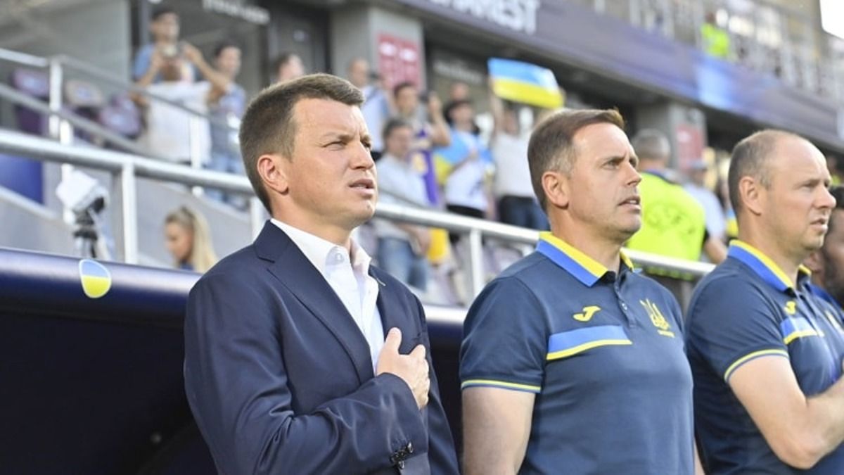 Пресконференція Руслана Ротаня напередодні матчу з Румунією на Євро-2023 Пресконференція Руслана Ротаня напередодні матчу з Румунією на Євро-2023