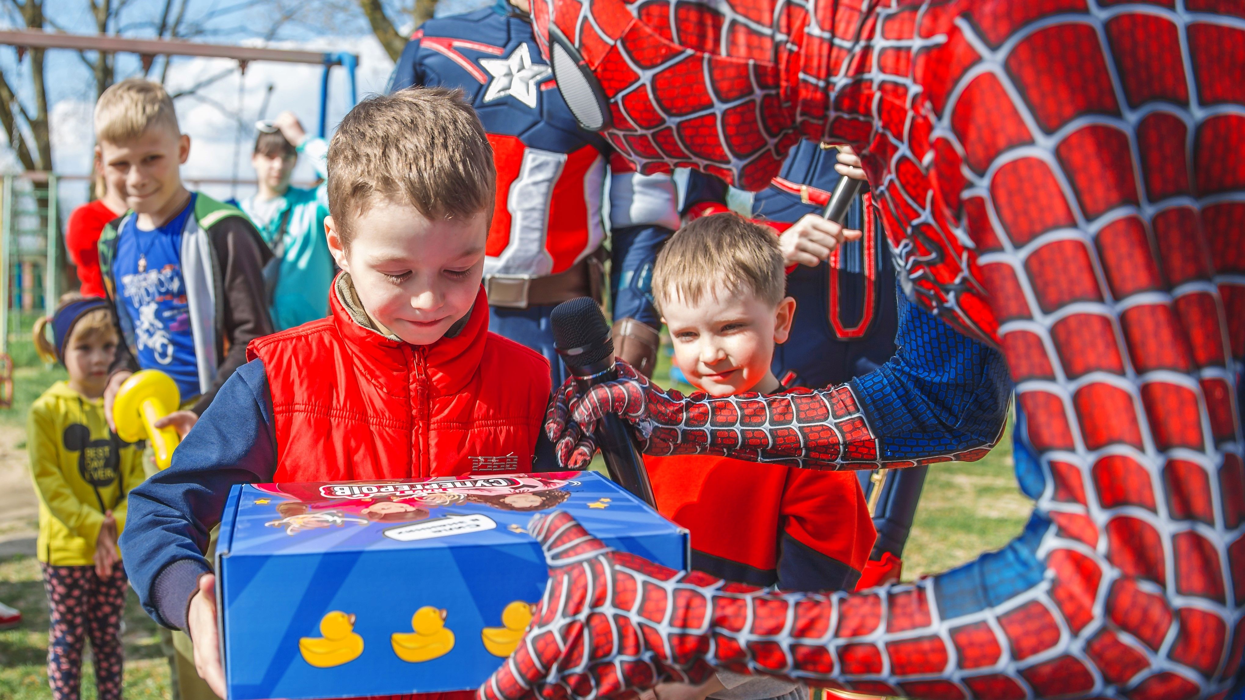 "Сила в знаниях": наборы канцелярии получили уже 3500 детей из семей ВПЛ и военнослужащих "Сила в знаниях": наборы канцелярии получили уже 3500 детей из семей ВПЛ и военнослужащих