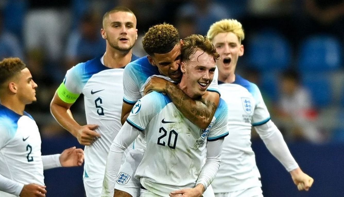 Молодежная сборная Англии Молодежная сборная Англии