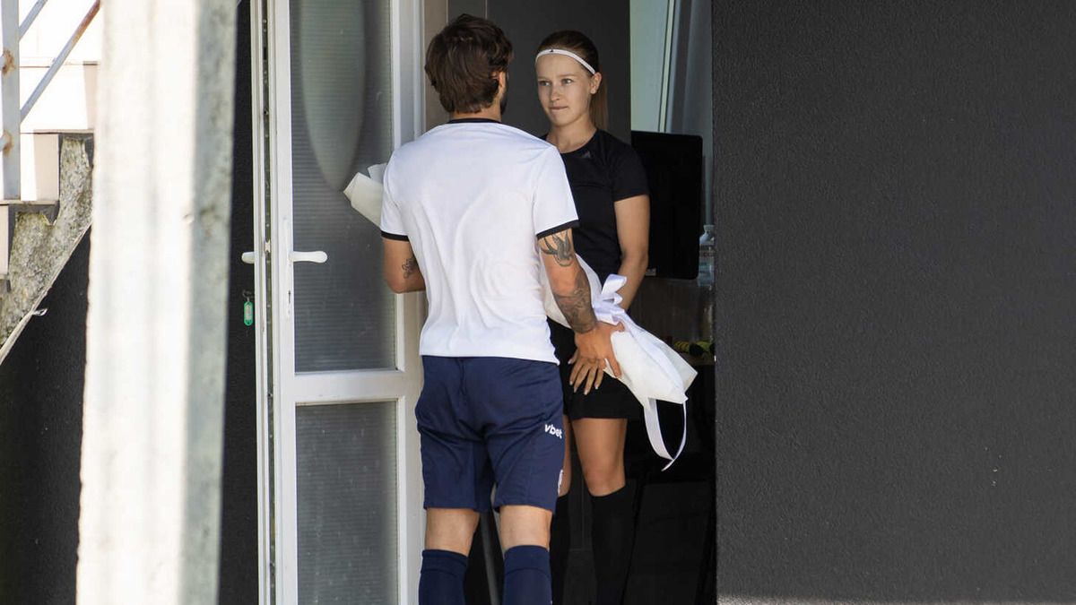 Вадим Червак извинился перед арбитриней Софией Причиной за толчок в спину Вадим Червак извинился перед арбитриней Софией Причиной за толчок в спину