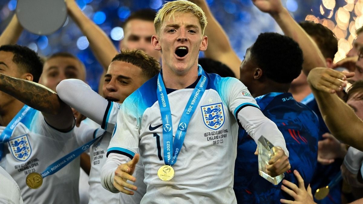 Энтони Гордон стал лучшим игроком молодежного чемпионата Европы-2023 Энтони Гордон стал лучшим игроком молодежного чемпионата Европы-2023