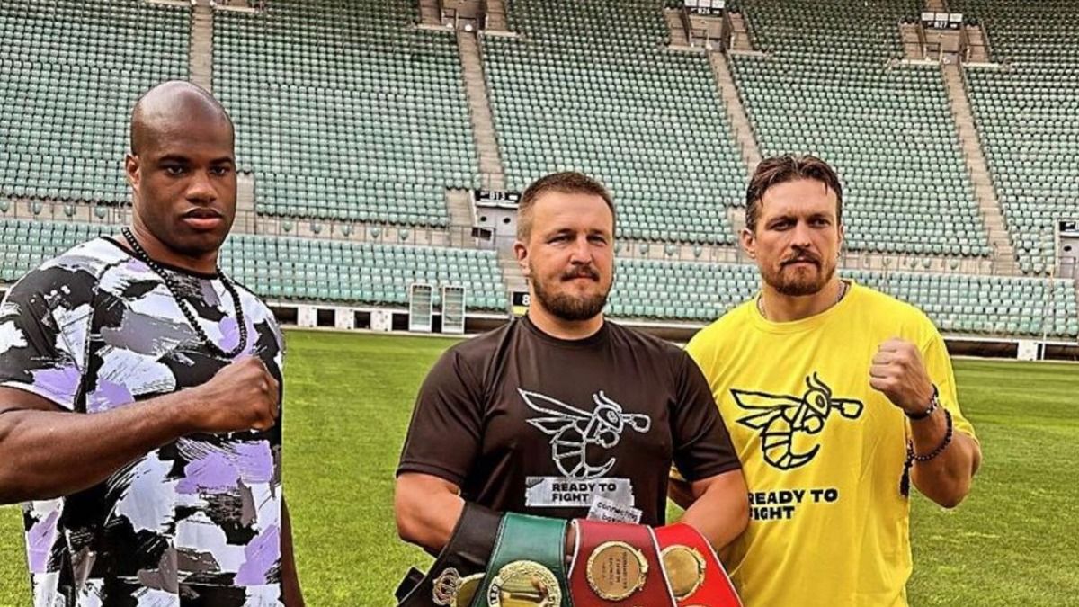 Усик Дюбуа - друга дуель поглядів боксерів перед боєм - 13 липня 2023 Усик Дюбуа - друга дуель поглядів боксерів перед боєм - 13 липня 2023