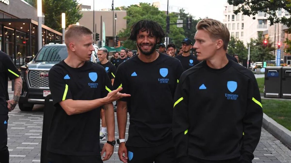 Зинченко попал в заявку Арсенала на турне в США Зинченко попал в заявку Арсенала на турне в США