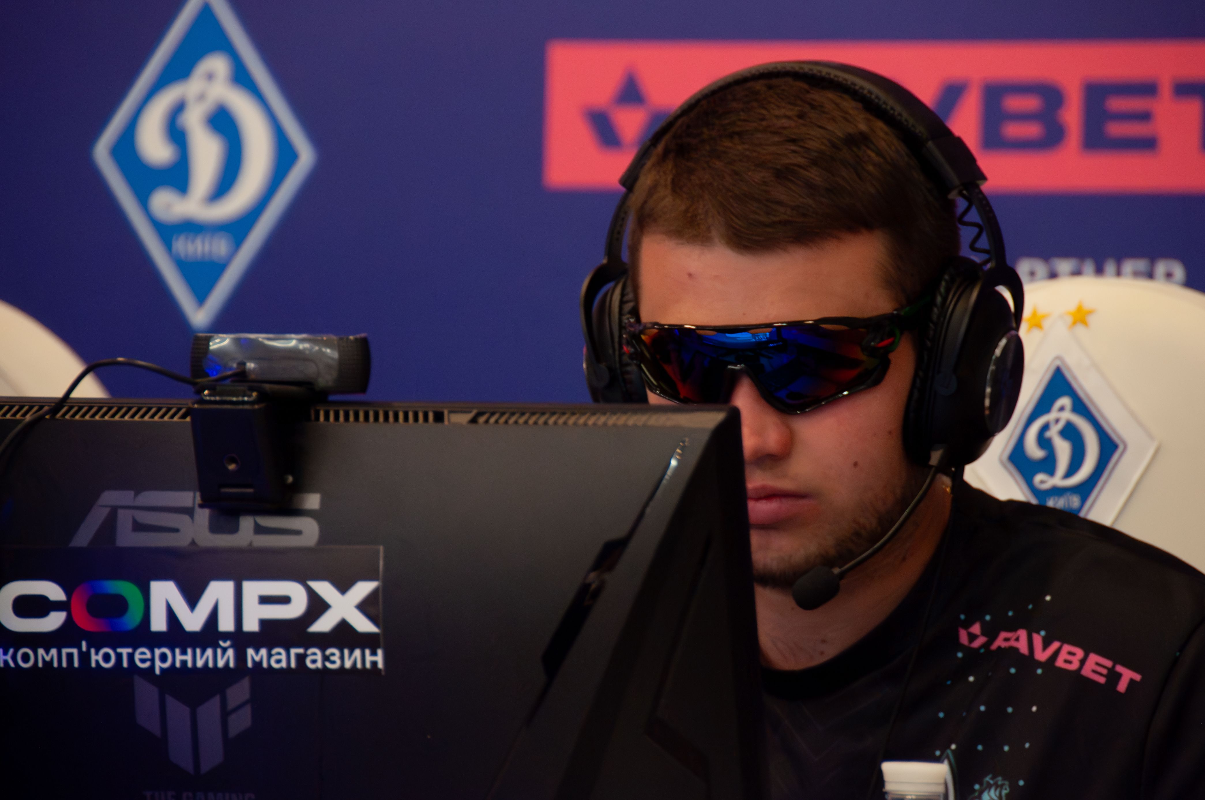 Динамовцы сыграли благотворительный матч в CS:GO против киберспортсменов Monte Динамовцы сыграли благотворительный матч в CS:GO против киберспортсменов Monte