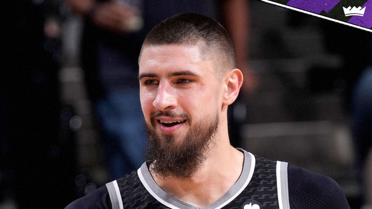 Алексей Лень подписал новый контракт с Сакраменто Кингз Алексей Лень подписал новый контракт с Сакраменто Кингз