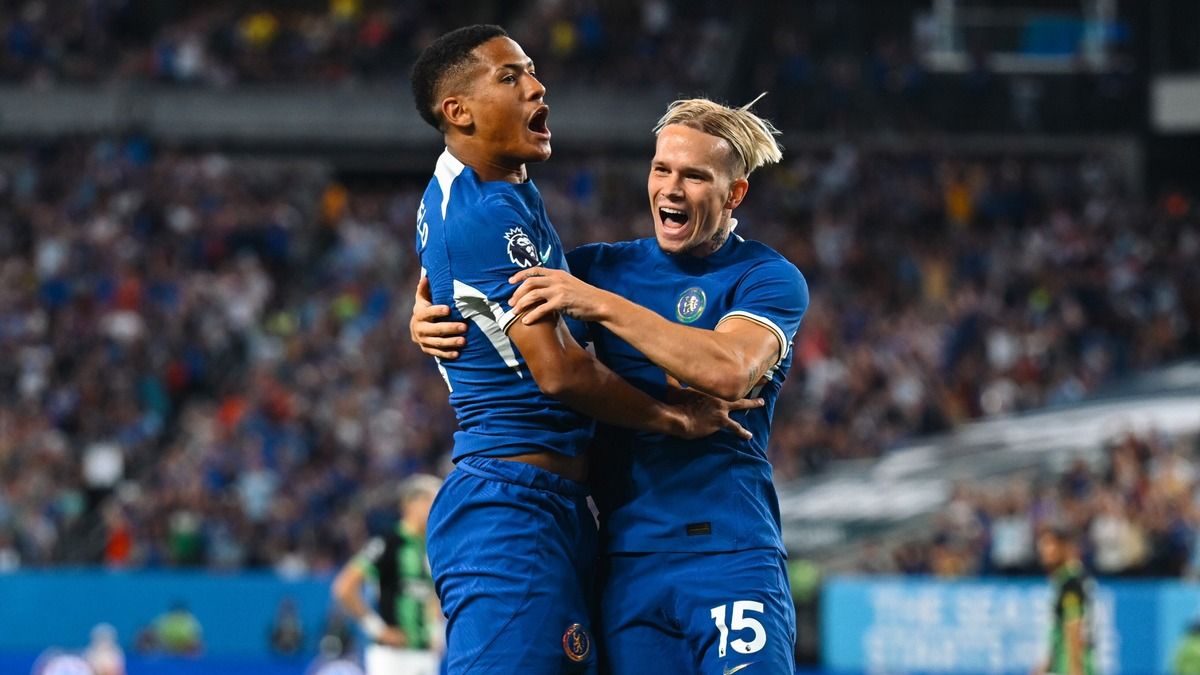 Дебютний гол Михайла Мудрика за Челсі - дивіться відео Дебютний гол Михайла Мудрика за Челсі - дивіться відео