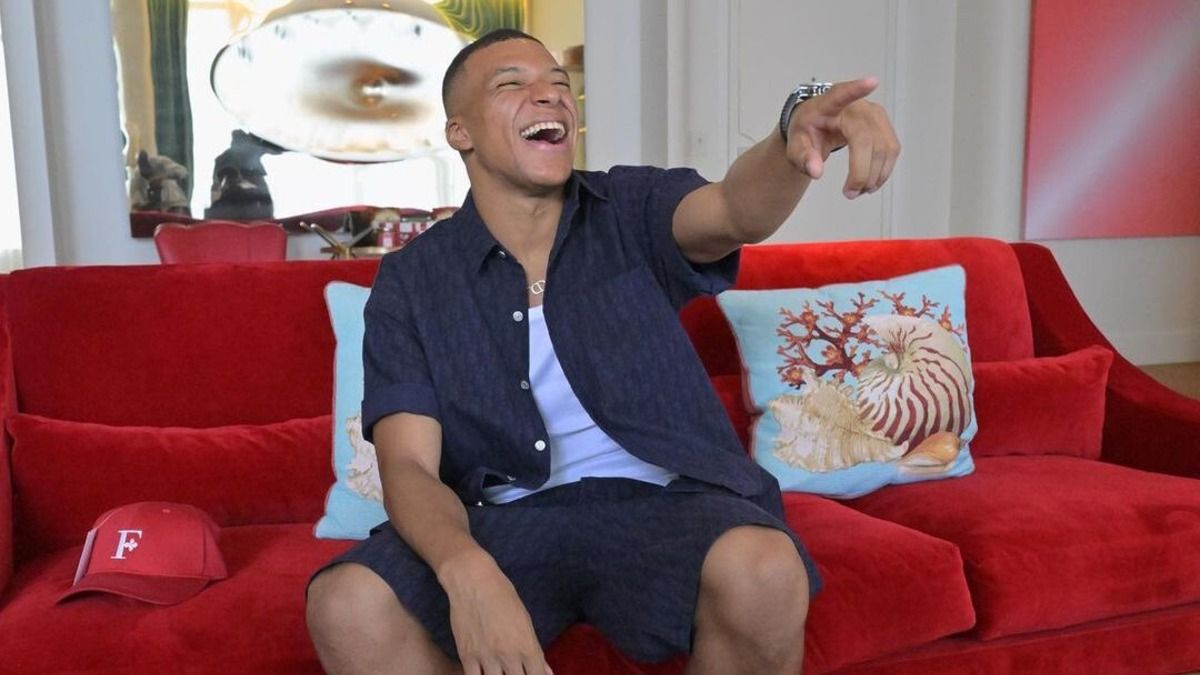 Испанская Барселона ведет переговоры по трансферу Килиана Мбаппе Испанская Барселона ведет переговоры по трансферу Килиана Мбаппе