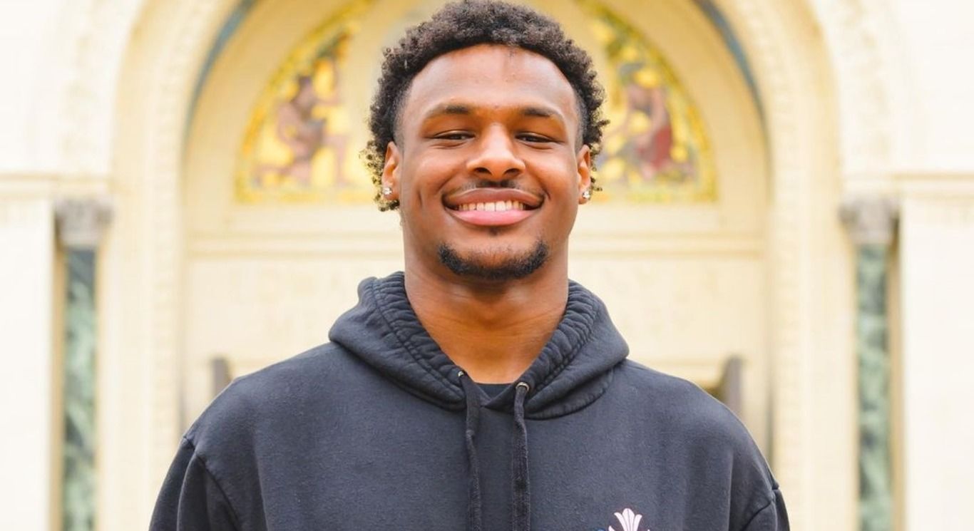 Бронні Джеймс Бронні Джеймс