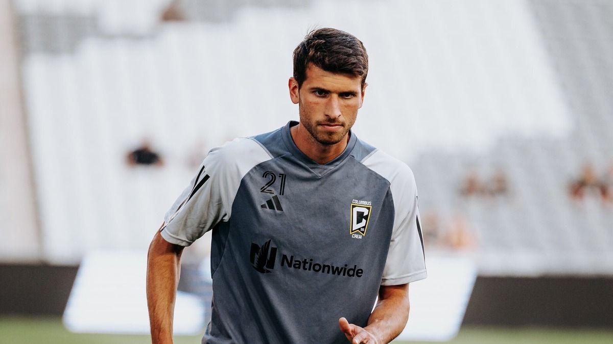 Евгений Чеберко сыграл дебютный матч в старте за Коламбус Крю Евгений Чеберко сыграл дебютный матч в старте за Коламбус Крю