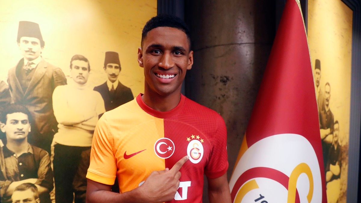 Тете офіційно став гравцем турецького Галатасарая