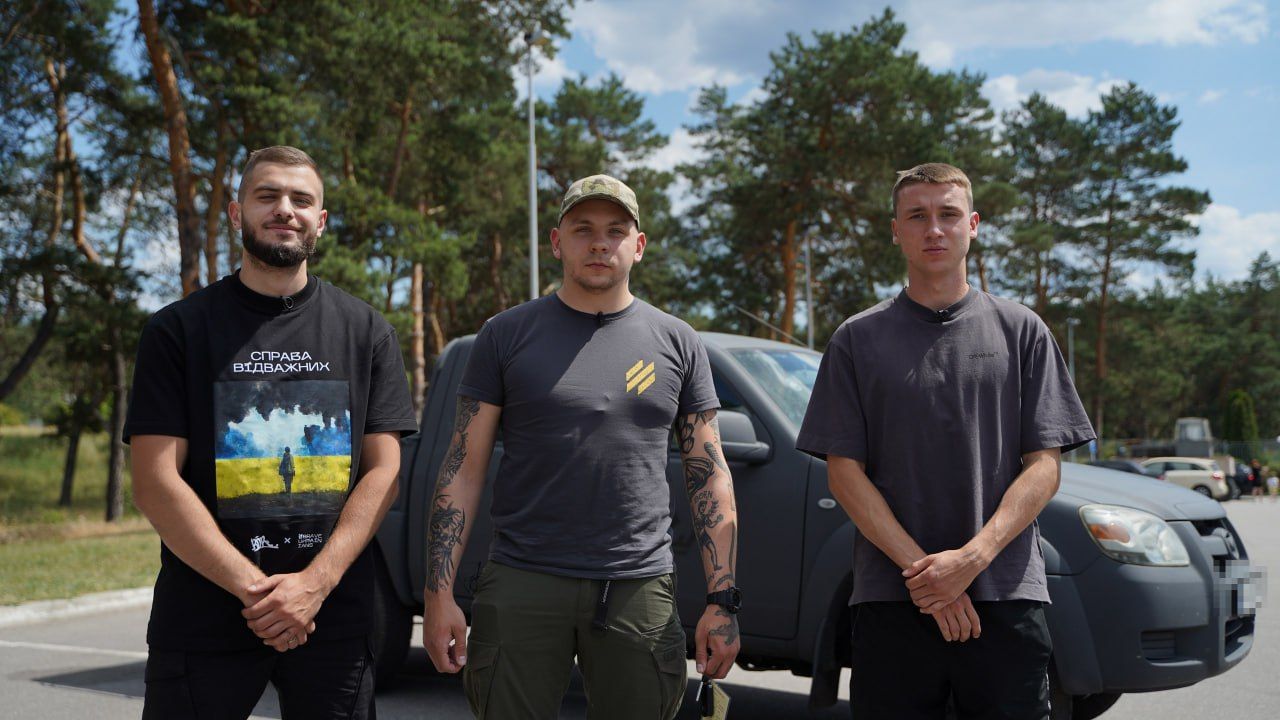 Favbet Foundation за последние две недели передал ВСУ еще 7 внедорожников для фронта Favbet Foundation за последние две недели передал ВСУ еще 7 внедорожников для фронта