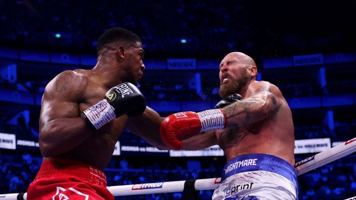 Энтони Джошуа прокомментировал победу над Хелениусом 12 августа Энтони Джошуа прокомментировал победу над Хелениусом 12 августа