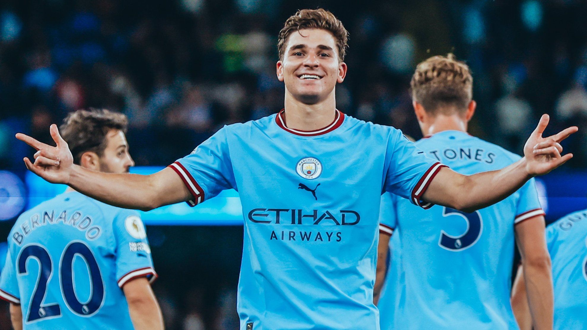 Хулиан Альварес Хулиан Альварес