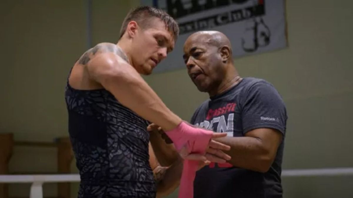 Бій Усик - Дюбуа колишній тренер українця допомагає британському боксеру