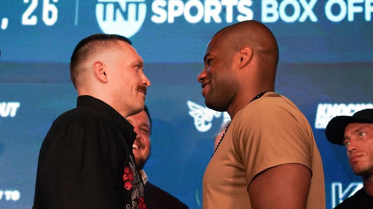 Бой Усик - Дюбуа - боксеры провели фигу взглядов накануне поединка - видео Бой Усик - Дюбуа - боксеры провели фигу взглядов накануне поединка - видео