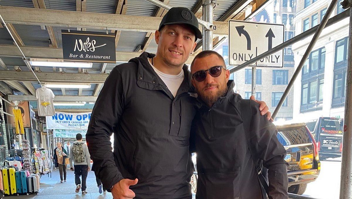 Усик Дюбуа - Василий Ломаченко прибыл на бой во Вроцлаве 26 августа - фото Усик Дюбуа - Василий Ломаченко прибыл на бой во Вроцлаве 26 августа - фото