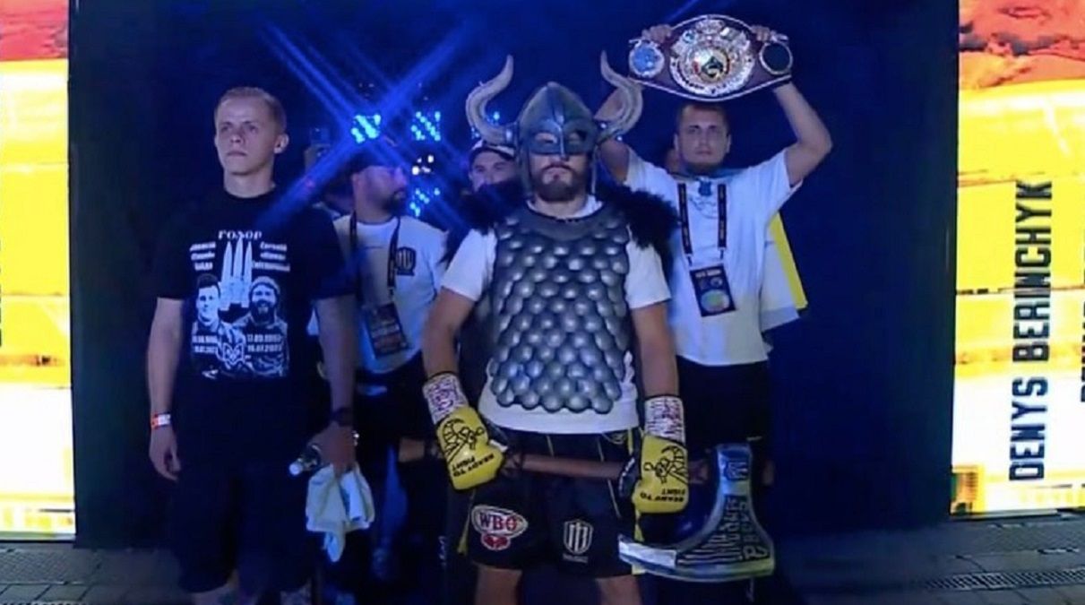 Денис Берінчик прокоментував свою перемогу в андеркарді бою Усик – Дюбуа Денис Берінчик прокоментував свою перемогу в андеркарді бою Усик – Дюбуа