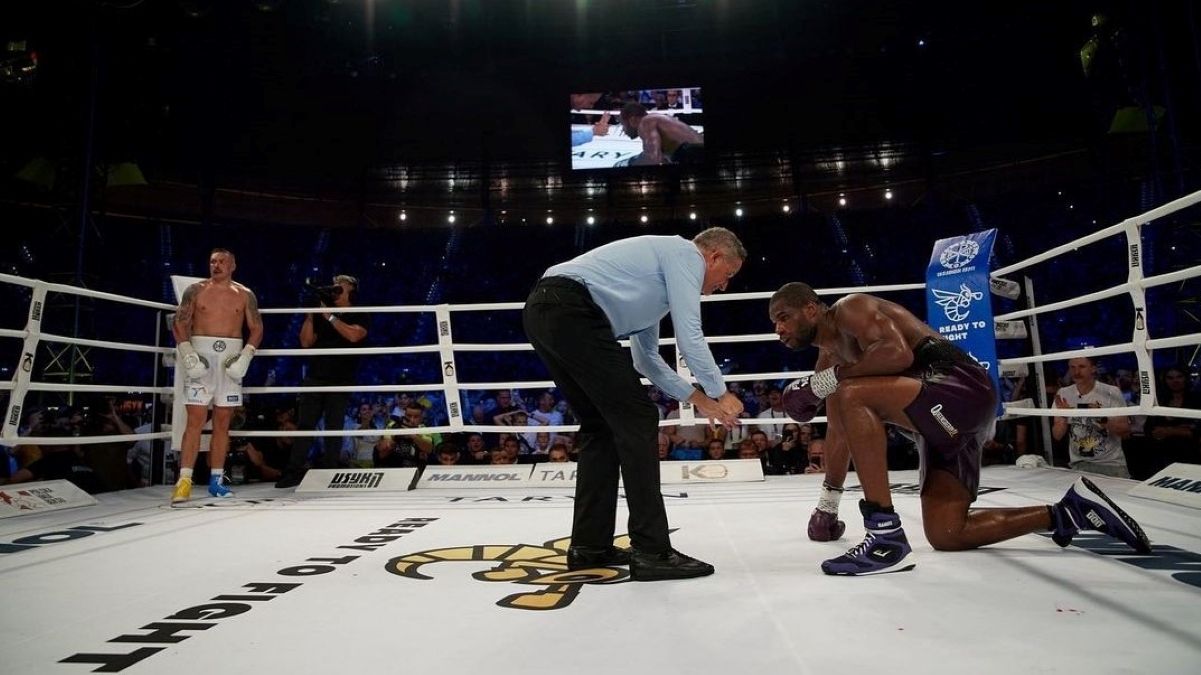 Усик нокаутував Дюбуа Усик нокаутував Дюбуа