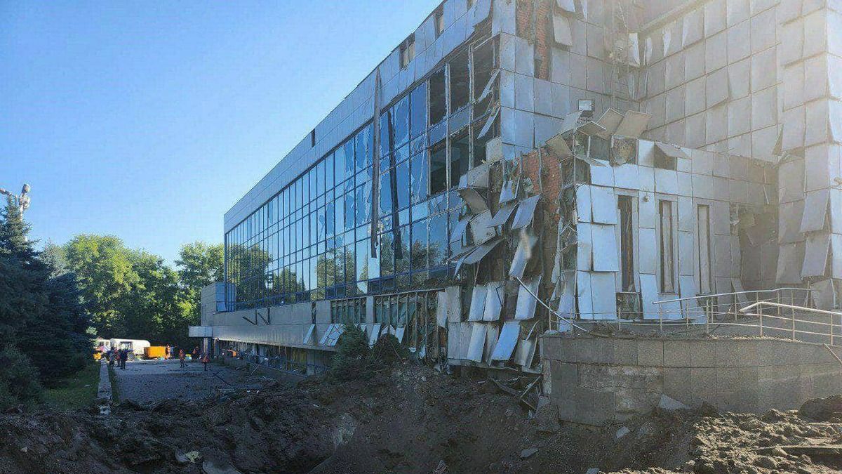 Спорткомплекс Метеор в Днепре был возобновлен после ракетной атаки 15 августа Спорткомплекс Метеор в Днепре был возобновлен после ракетной атаки 15 августа