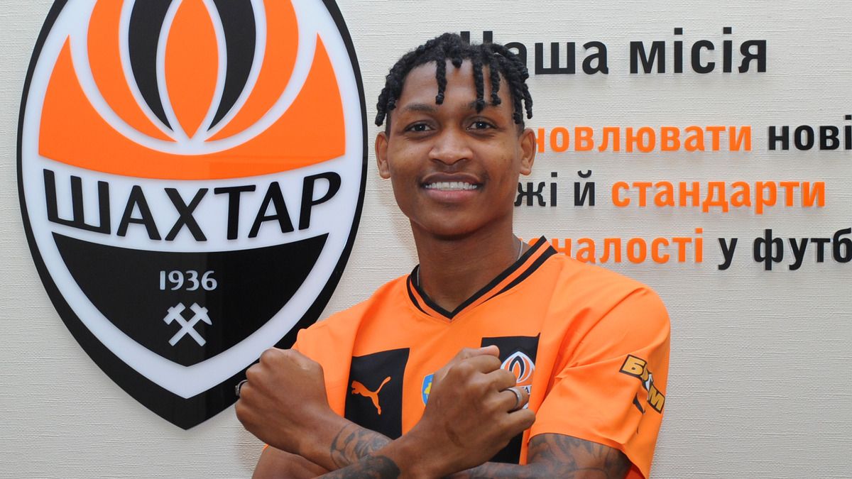 Новатус Міроші - гравець донецького Шахтаря Новатус Міроші - гравець донецького Шахтаря