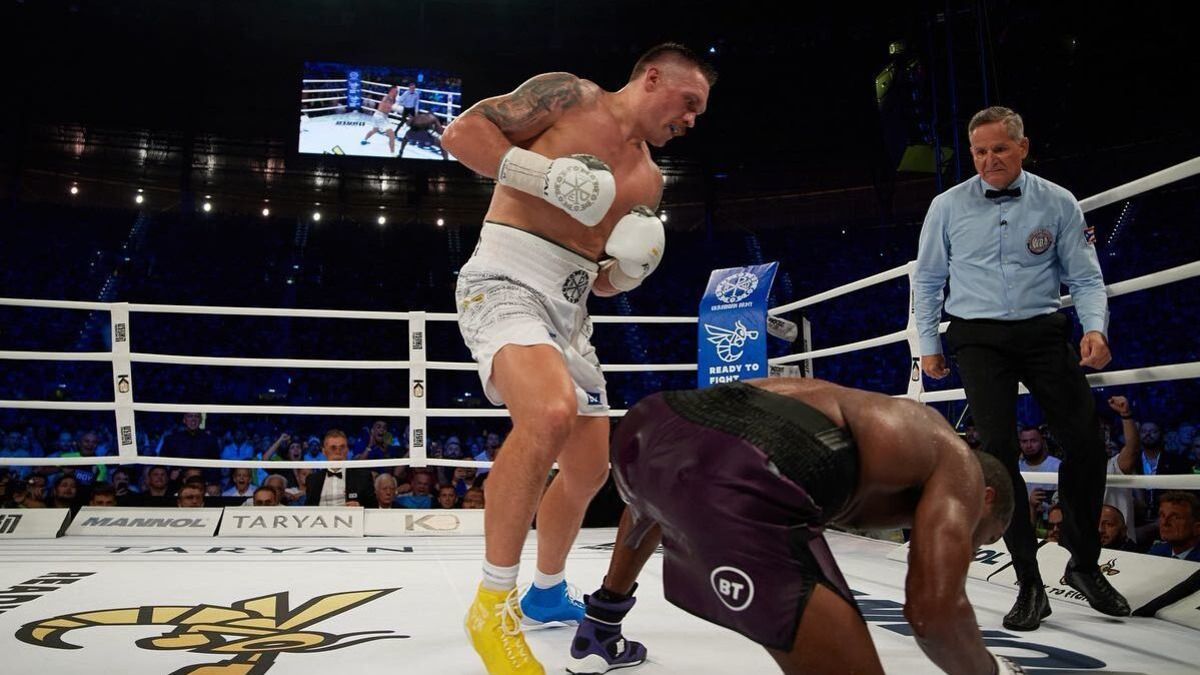 Бій Усик - Дюбуа: в Росії позбавили українця чемпіонських титулів Бій Усик - Дюбуа: в Росії позбавили українця чемпіонських титулів