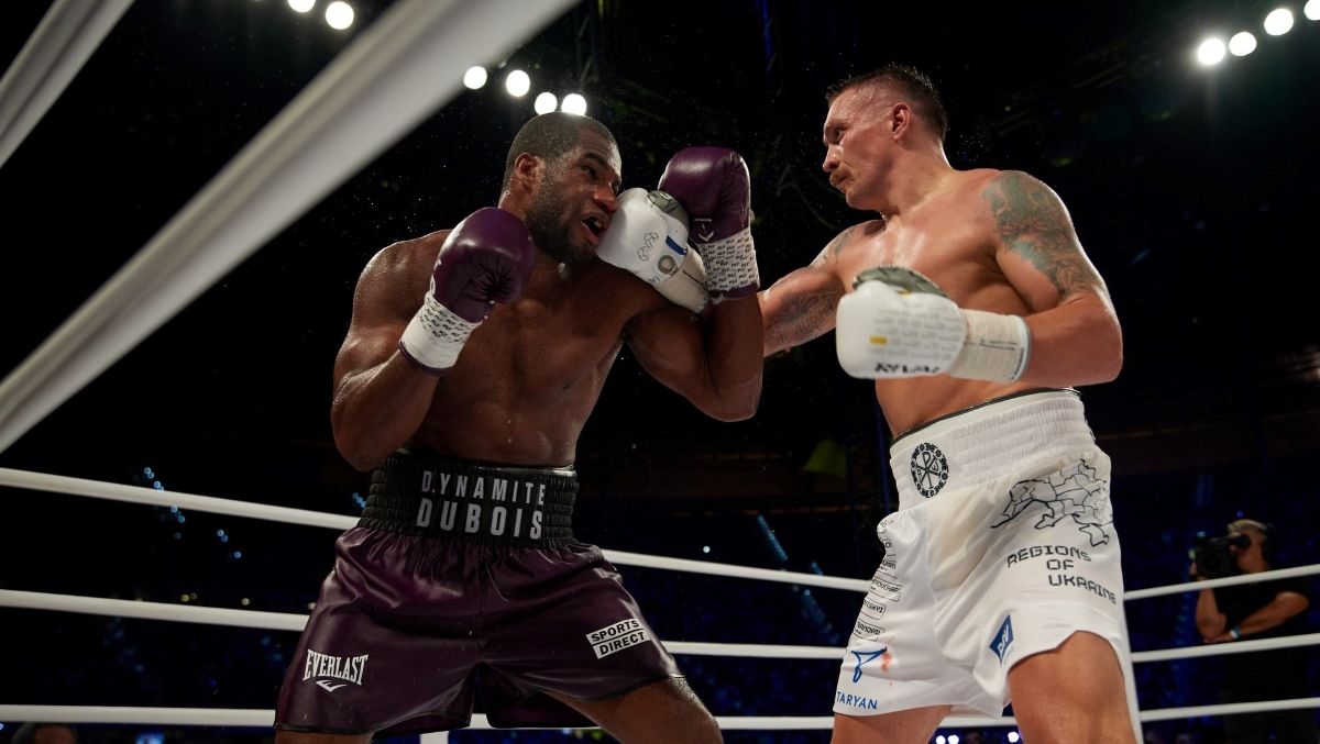 Дюбуа й Усик під час бою Дюбуа й Усик під час бою