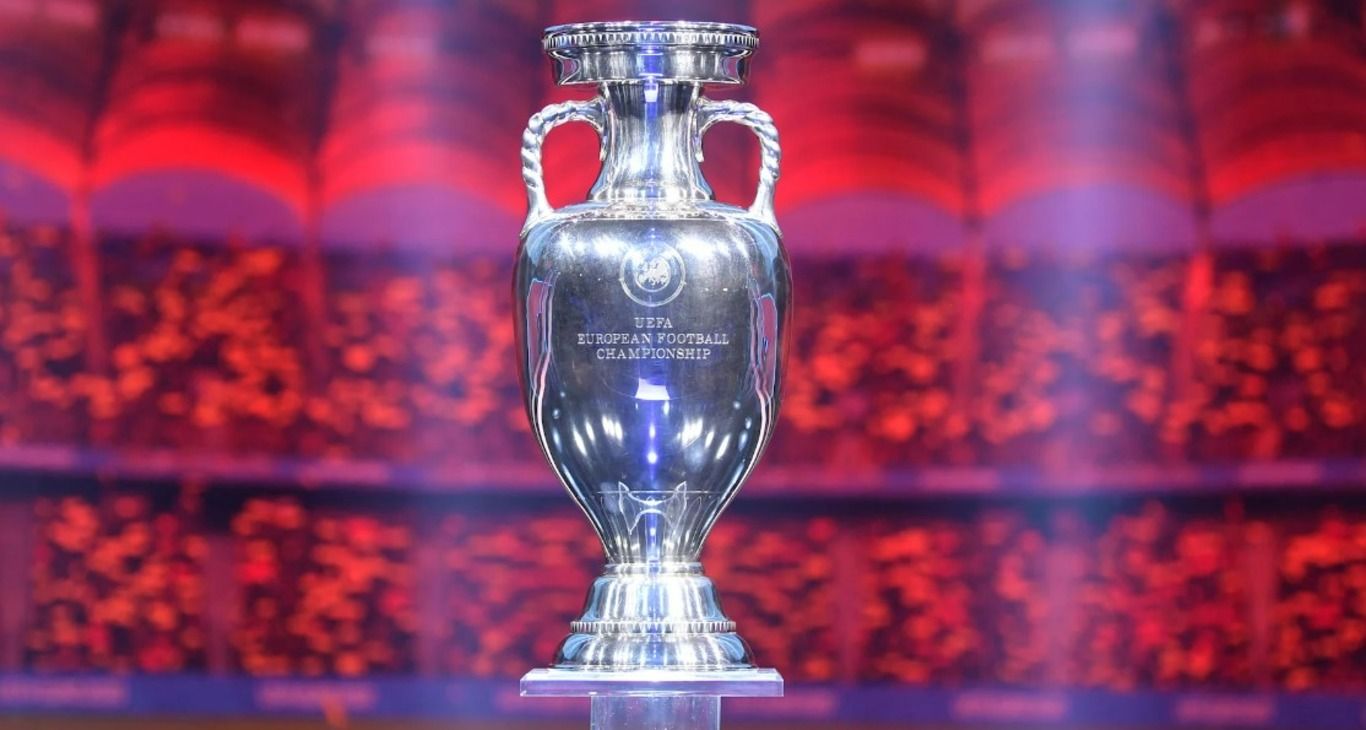 Трофей чемпіонату Європи Трофей чемпіонату Європи
