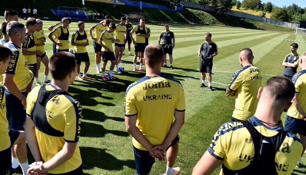 Збірна України з футболу Збірна України з футболу