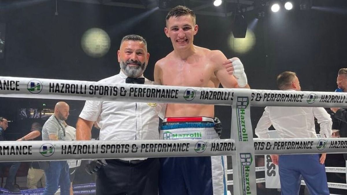 Украинец Егор Великовский одержал 10 победу на ринге видео нокаута Украинец Егор Великовский одержал 10 победу на ринге видео нокаута