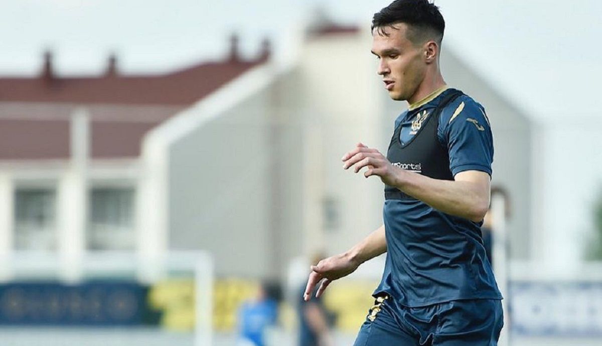 Відбір на Євро-2024 - Олександр Тимчик поїхав у табору збірної України з футболу Відбір на Євро-2024 - Олександр Тимчик поїхав у табору збірної України з футболу