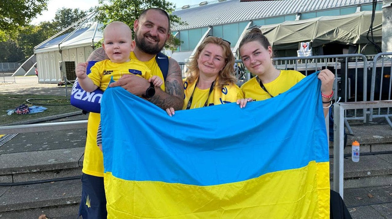 Александр Маковей с семьей Александр Маковей с семьей