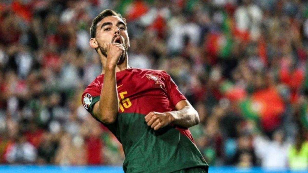 Бруно Фернандеш забил гол и отдал 3 ассиста Бруно Фернандеш забил гол и отдал 3 ассиста