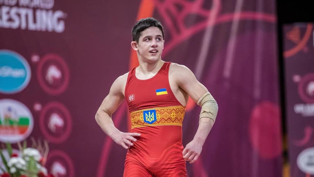 ЧС-2023 зі спортивної боротьби: українець Блясецький не потиснув руку росіянину ЧС-2023 зі спортивної боротьби: українець Блясецький не потиснув руку росіянину