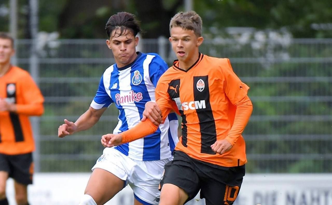 Эпизод матча между юношескими коллективами Шахтера и Порту Эпизод матча между юношескими коллективами Шахтера и Порту