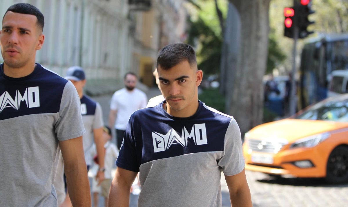 Костянтин Вівчаренко розповів про свої футбольні мрії - де хоче пограти динамівець Костянтин Вівчаренко розповів про свої футбольні мрії - де хоче пограти динамівець