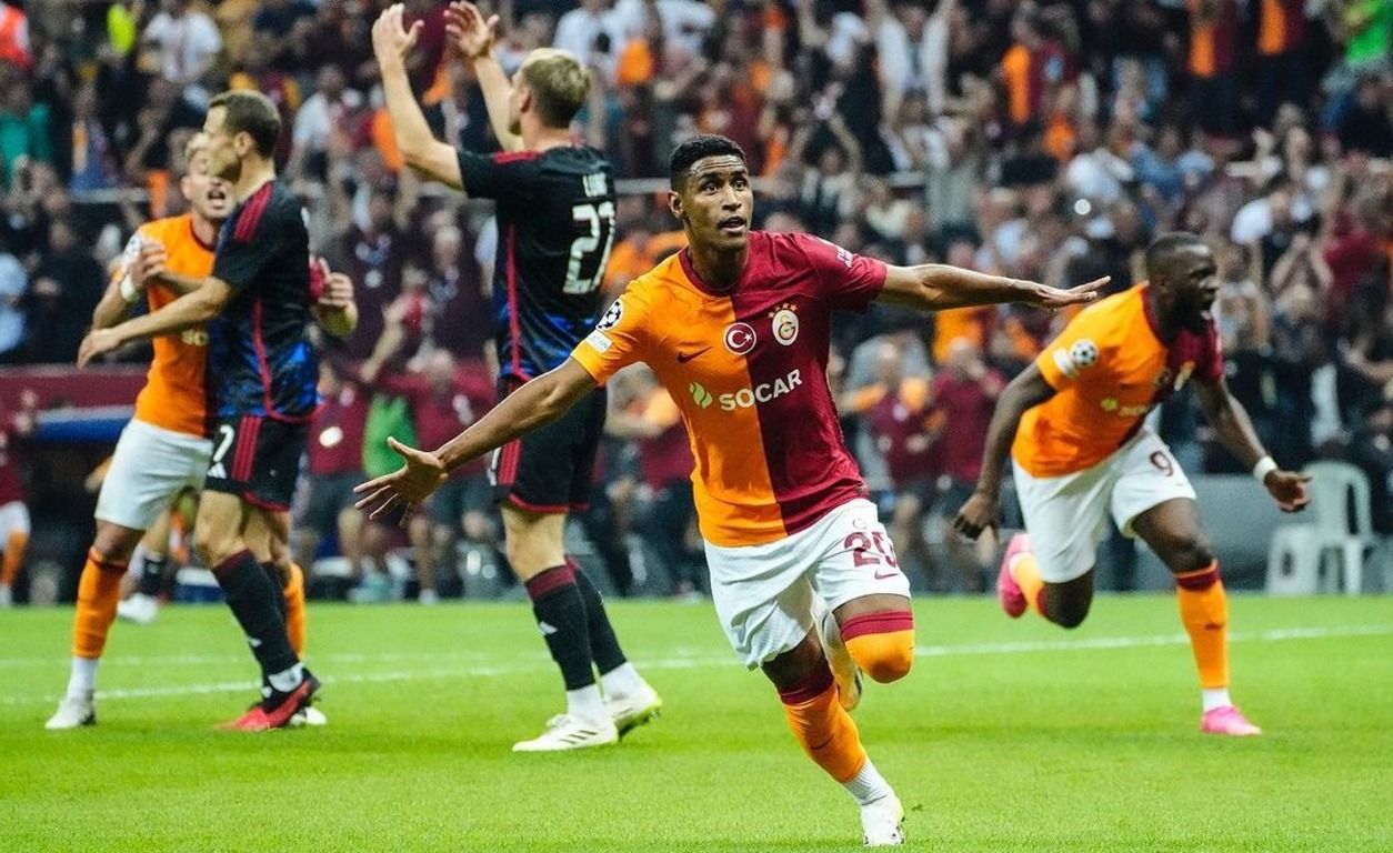 Тете влаштував феєрію Тете влаштував феєрію