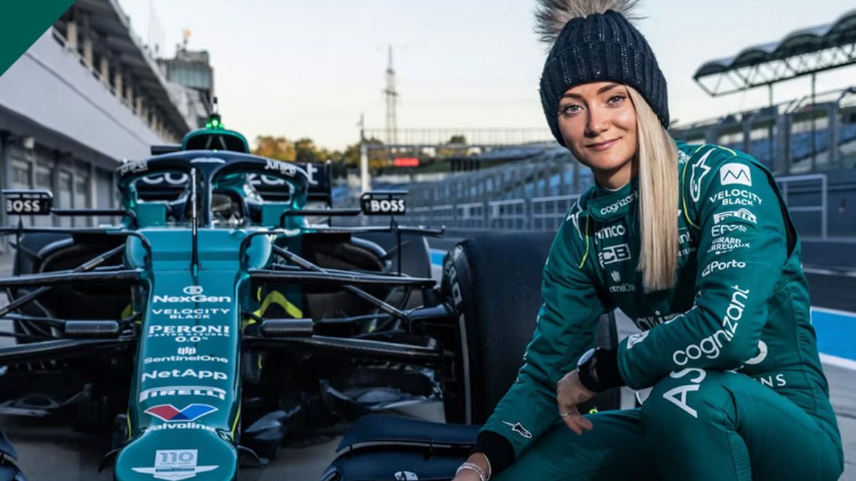 Гонщиця Джессіка Хокінс протестувала болід Формули-1 Гонщиця Джессіка Хокінс протестувала болід Формули-1