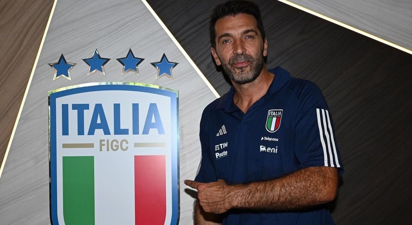 Джанлуиджи Буффон Джанлуиджи Буффон