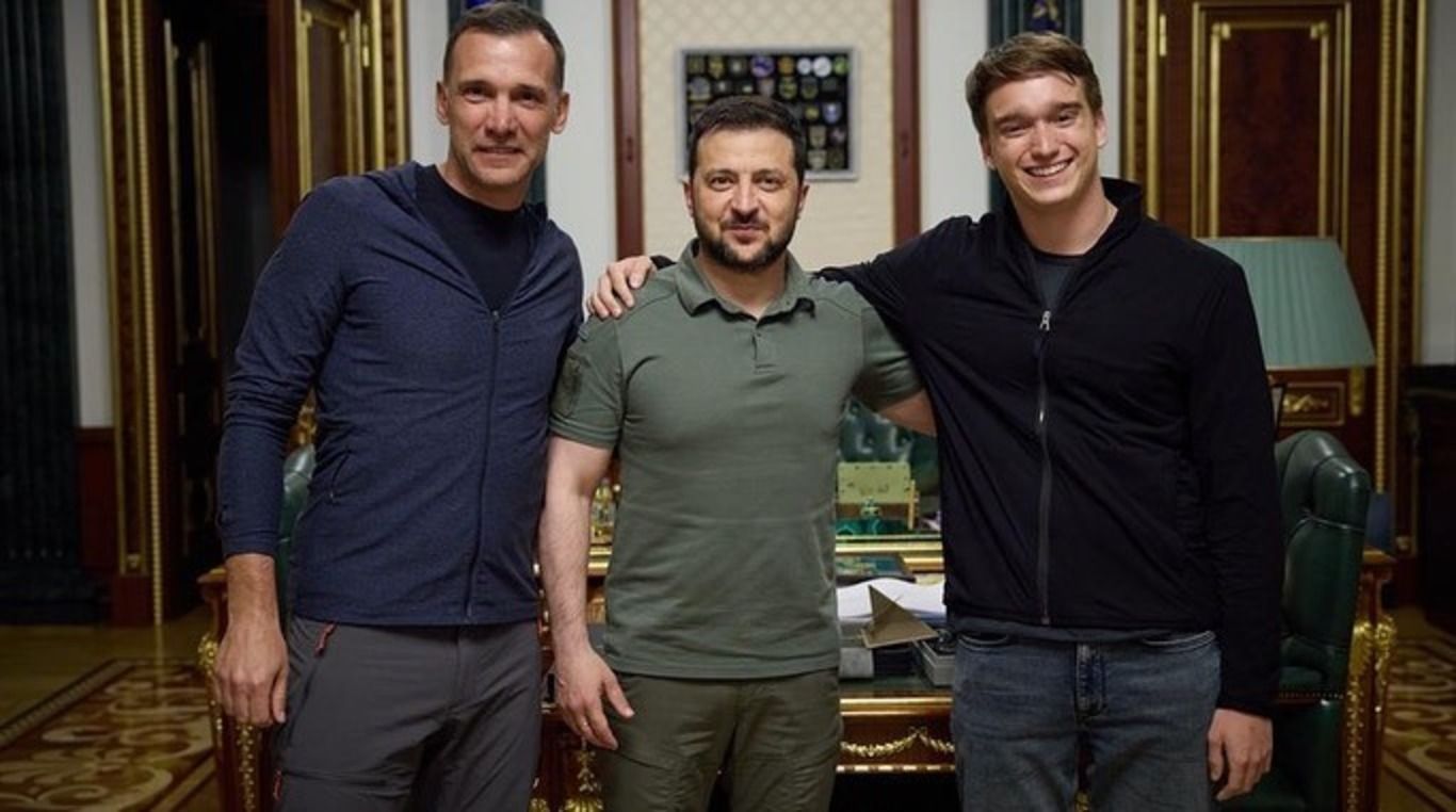 Андрій Шевченко із сином на зустрічі із Володимиром Зеленським Андрій Шевченко із сином на зустрічі із Володимиром Зеленським