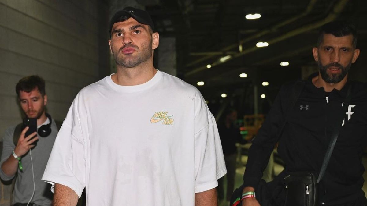 Команда Хрговича готова судитися через відсутність бою з Усиком Команда Хрговича готова судитися через відсутність бою з Усиком