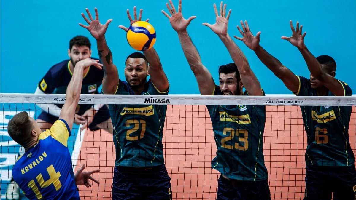 Сборная Украины по волейболу уступила Бразилии